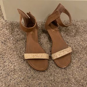 Women’s sandals